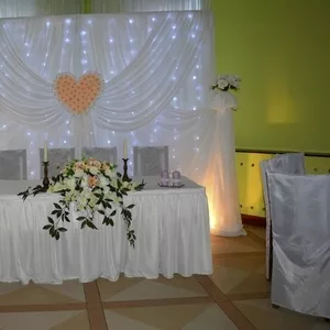 Современное украшение зала на свадьбу 